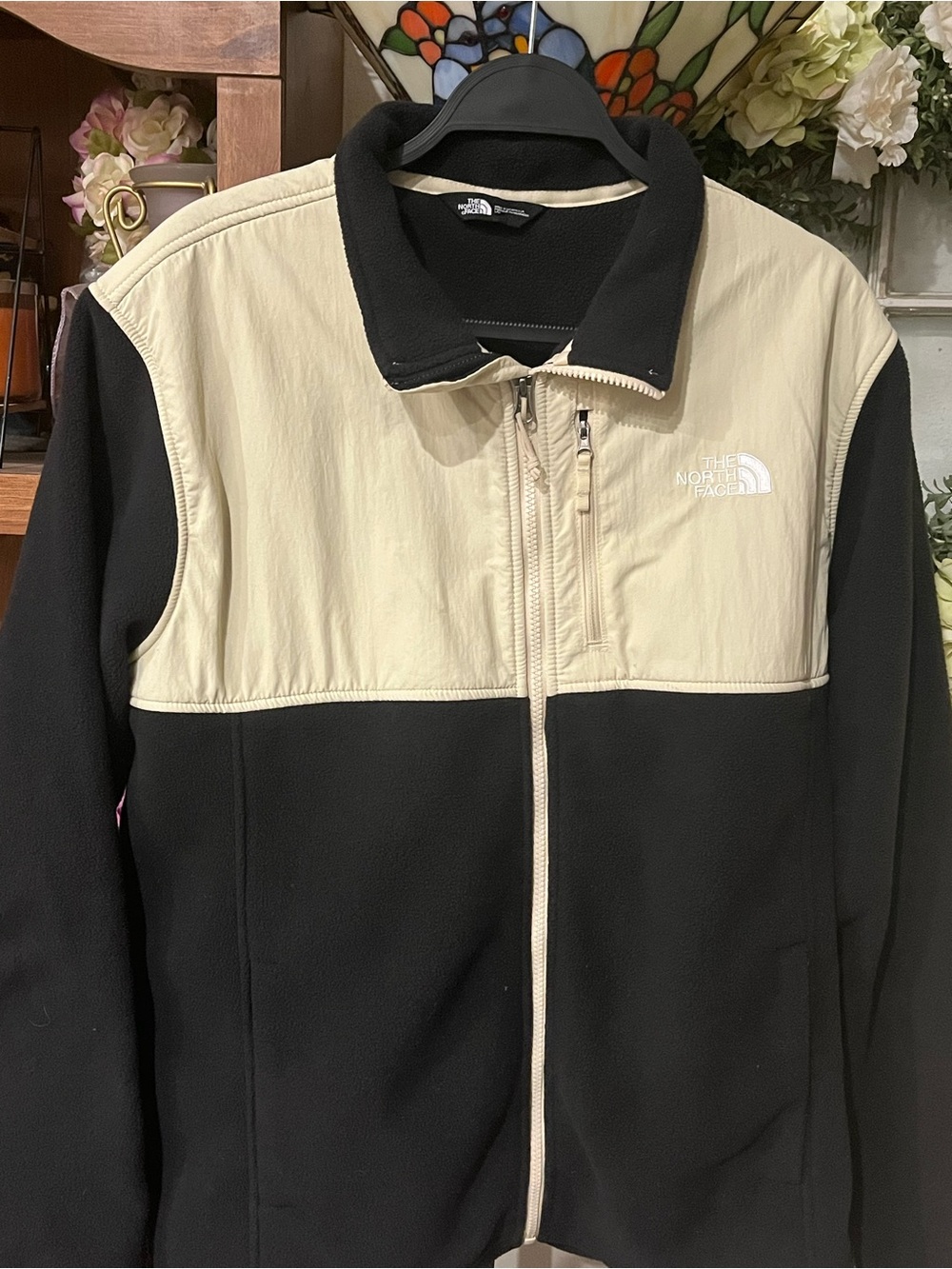 Preowned Like New The North Face Fleece Jacket  Men ‘s Size Large .